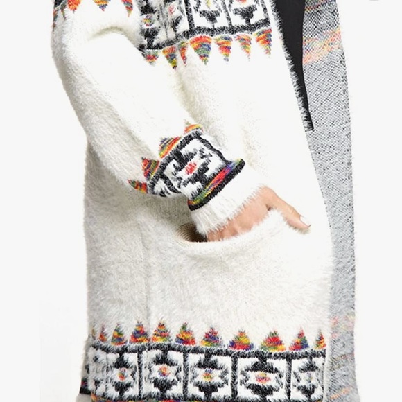 MABLE | Fuzzy Cardigan Sweater - Picture 5 of 9